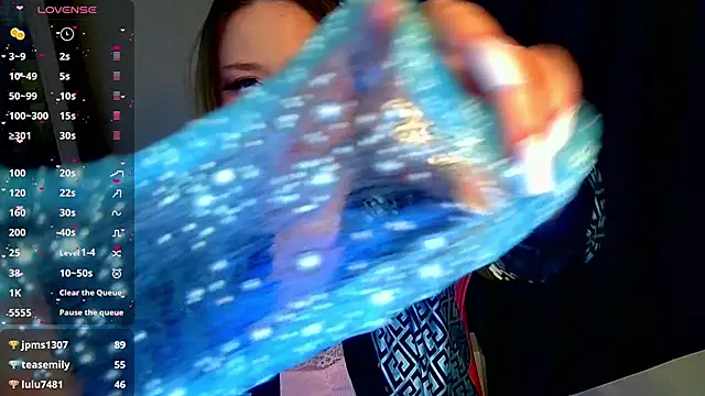 Emiliaaah: απευθείας συνομιλία ΧΧΧ