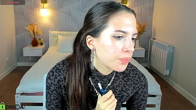 elise_robbie's Live XXX Chat