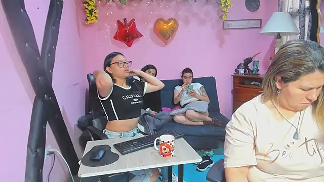 Chat +18 de lesbiancuple ao vivo