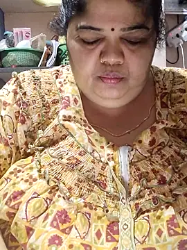 tamilthanushri's Live XXX Chat