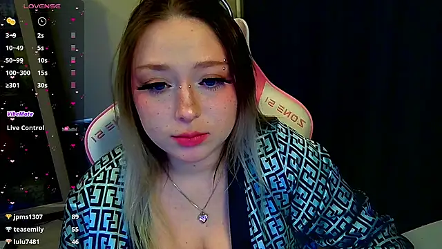 Emiliaaah Adlı Modelin Canlı XXX Sohbeti