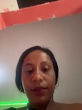 AlisonHoot69 Adlı Modelin Canlı XXX Sohbeti