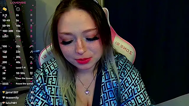 Emiliaaah Chat XXX live