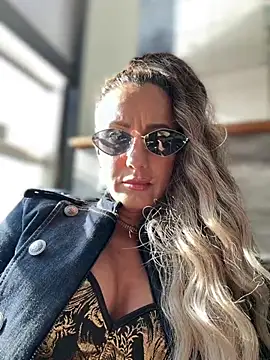 adya-aly – Live XXX-chat