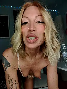 Weloveblue 现场XXX聊天