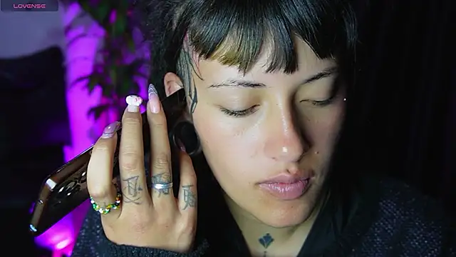 _sharlotte777 Chat XXX live