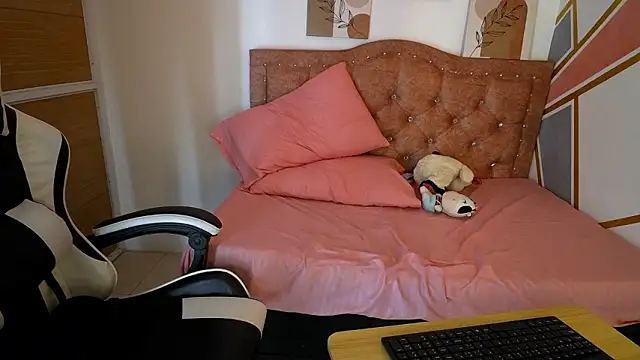 XXX chat uživo modela Gin_Boobs