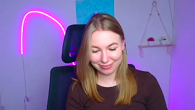 Dana_flowers élő XXX-chatje