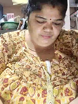 tamilthanushri লাইভ XXX চ্যাট