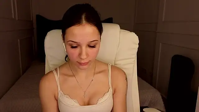 baby_brunettee_ Live XXX-chat