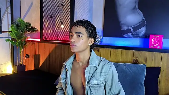 AlanCutee's Live XXX Chat