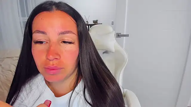 AvisFlowersのライブXXXチャット