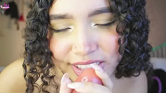 Chat XXX en directo de EloiseSweetxx