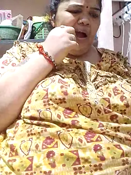 XXX chat uživo modela tamilthanushri