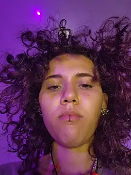 Show modela Isabella_Stark na web-kameri