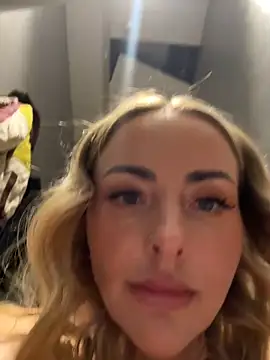 Živý XXX chat EmaSalis