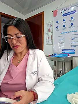 Chat +18 de JustSamantha_ ao vivo