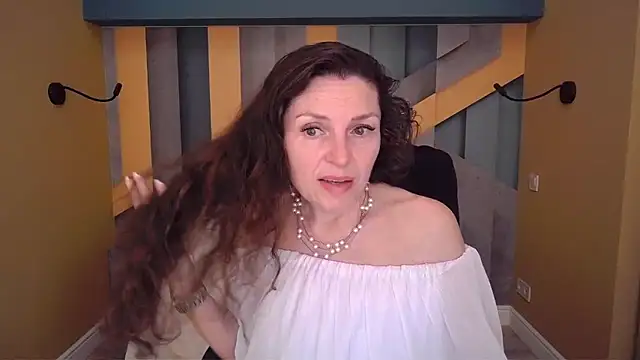 EllaLong Chat XXX in diretta