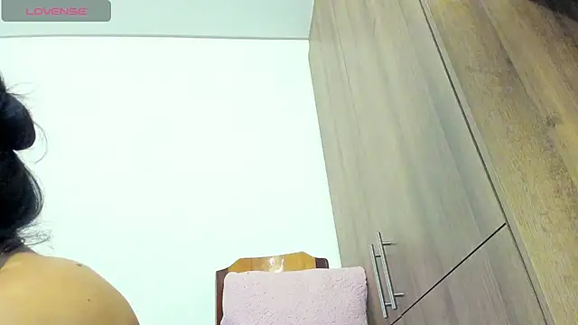 Bessie32: онлайн-секс-чат