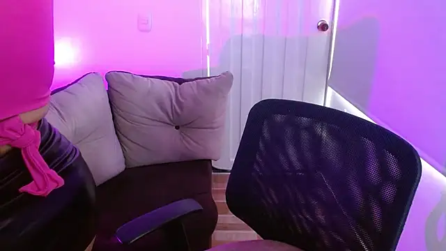 milfrousse Chat XXX in diretta