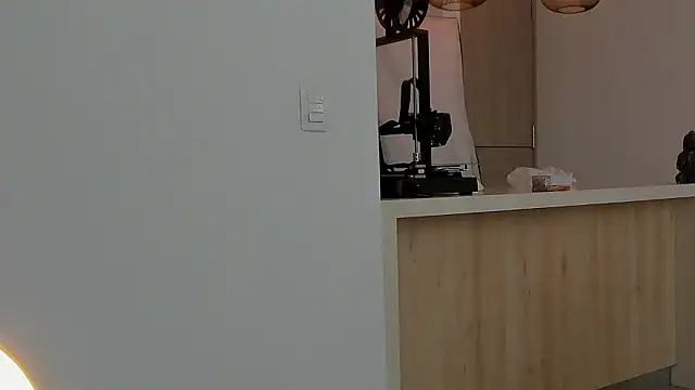 AllyBloom: онлайн-секс-чат