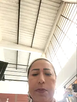 Chat +18 de Naomy_Mature ao vivo