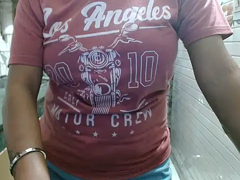 LovingPihu's Webcam Show