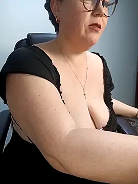 Chat +18 de EllaLove2277 ao vivo