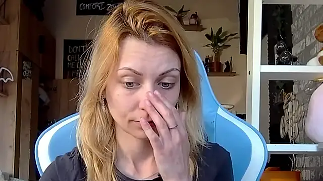 karo123421 Chat XXX live