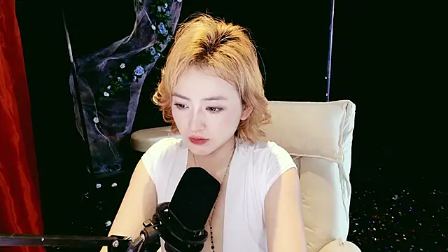 Lady-Mia777 在線直播表演