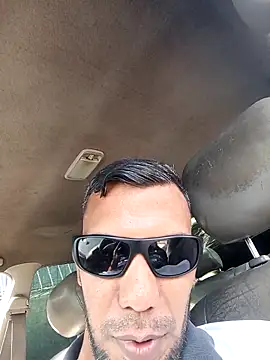 UnreadyChutzpaのウェブカメラショー