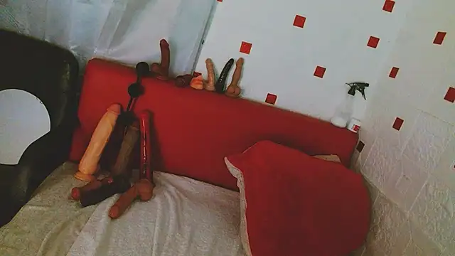 Pokazy przed kamerką – KINKYDONAXXXX