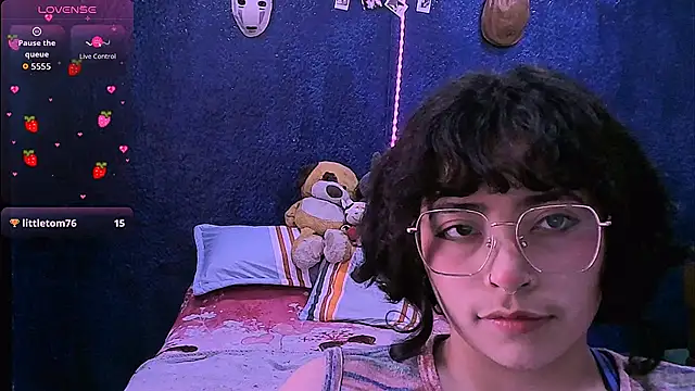 NinaYellow: απευθείας συνομιλία ΧΧΧ