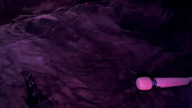 SpunsieLove Adlı Modelin Canlı XXX Sohbeti