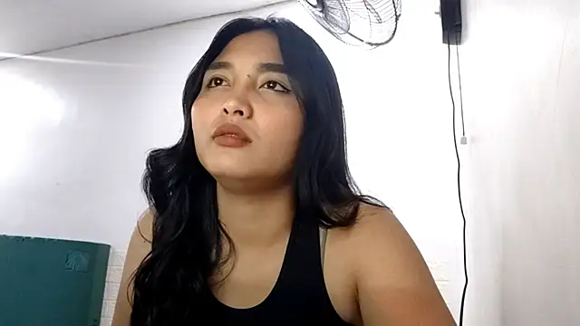 IngridBoyea Adlı Modelin Canlı XXX Sohbeti