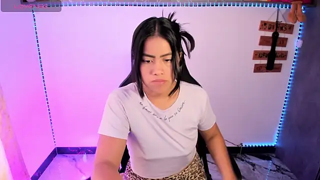 XXX chat uživo modela vickylatina_