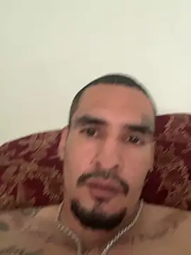 Slumlords: διαδικτυακό σόου στην κάμερα