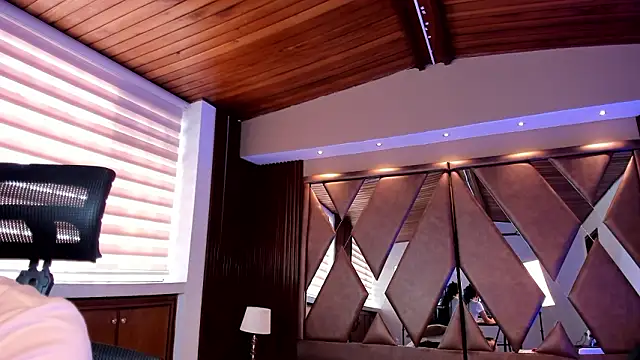 AidaJones Chat XXX in diretta