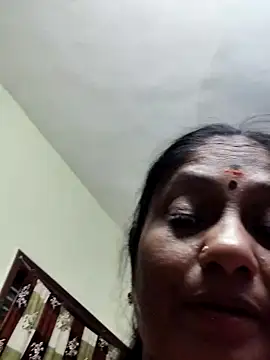 Show de yamini1431 na webcam