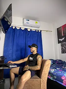 Kenny_romano 即時 XXX 聊天