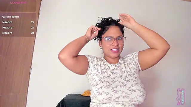 iriss_25's Live XXX Chat