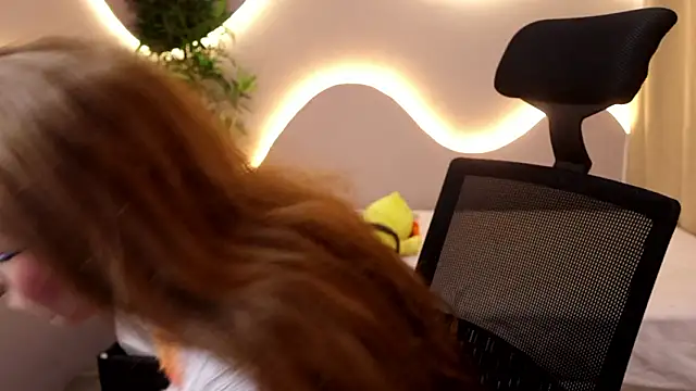 Pokazy przed kamerką – simone_sky