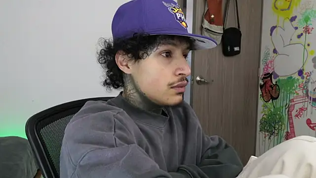 Вебкам-шоу trieone