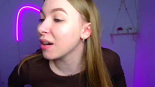 Chat +18 de Dana_flowers ao vivo