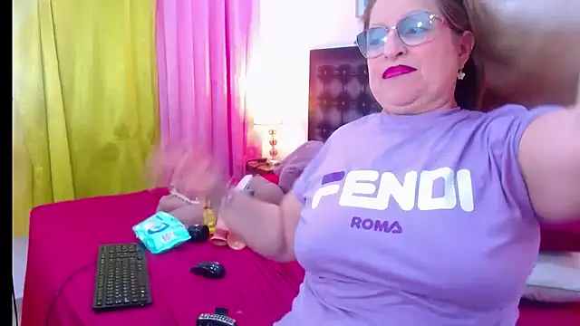 sandra_20 Show in webcam