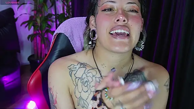 Chatroom XXX en direct de _sharlotte777