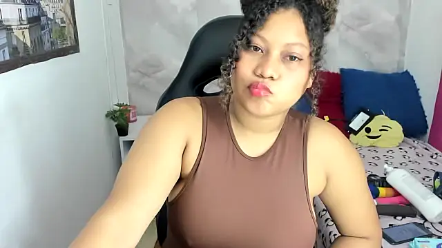 Chatroom XXX en direct de Lunastar02