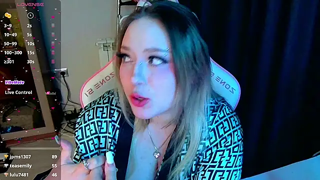 Emiliaaah Chat XXX live