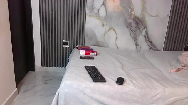 LunandCarlos Adlı Modelin Canlı XXX Sohbeti