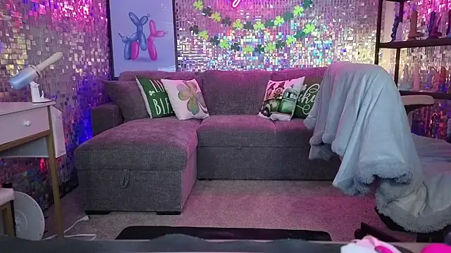 lucyallen4201 Adlı Modelin Web Kamerası Şovu